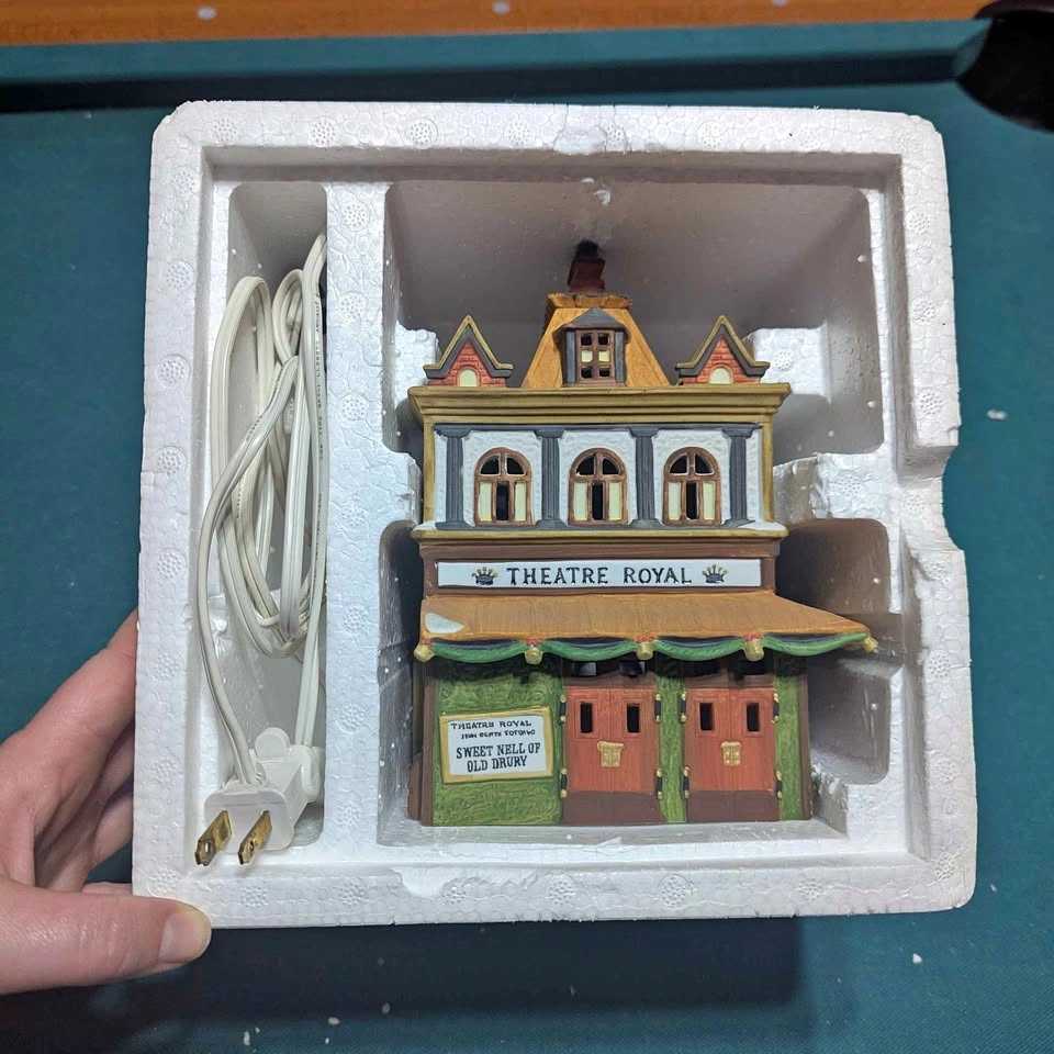 Department 56 - Dickens' Village Series - Theatre Royal