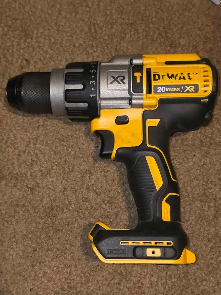 DEWALT DCD996 20V MAX XR Brushless Hammer Drill - photo 3