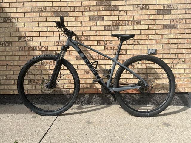 Trek Marlin 7 29” Mountain Bike 18.5inch Frame
