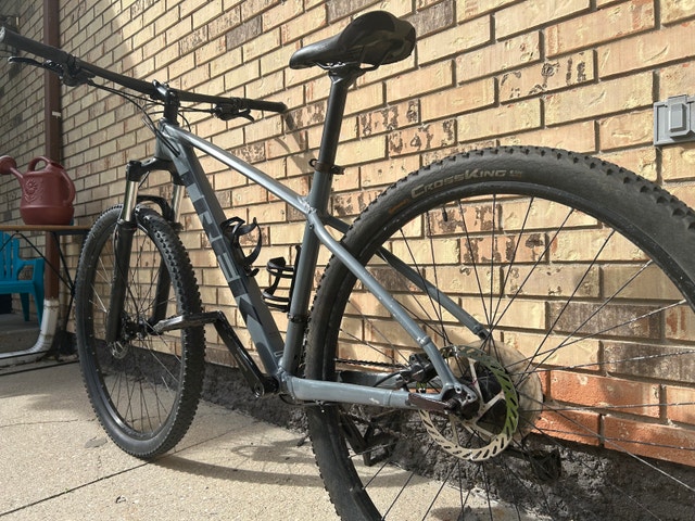 Trek Marlin 7 29” Mountain Bike 18.5inch Frame - photo 4