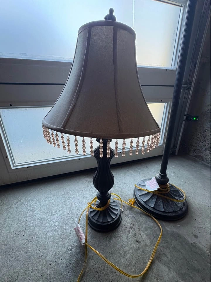1 Floor Lamp + 1 Side Table Lamp - photo 2