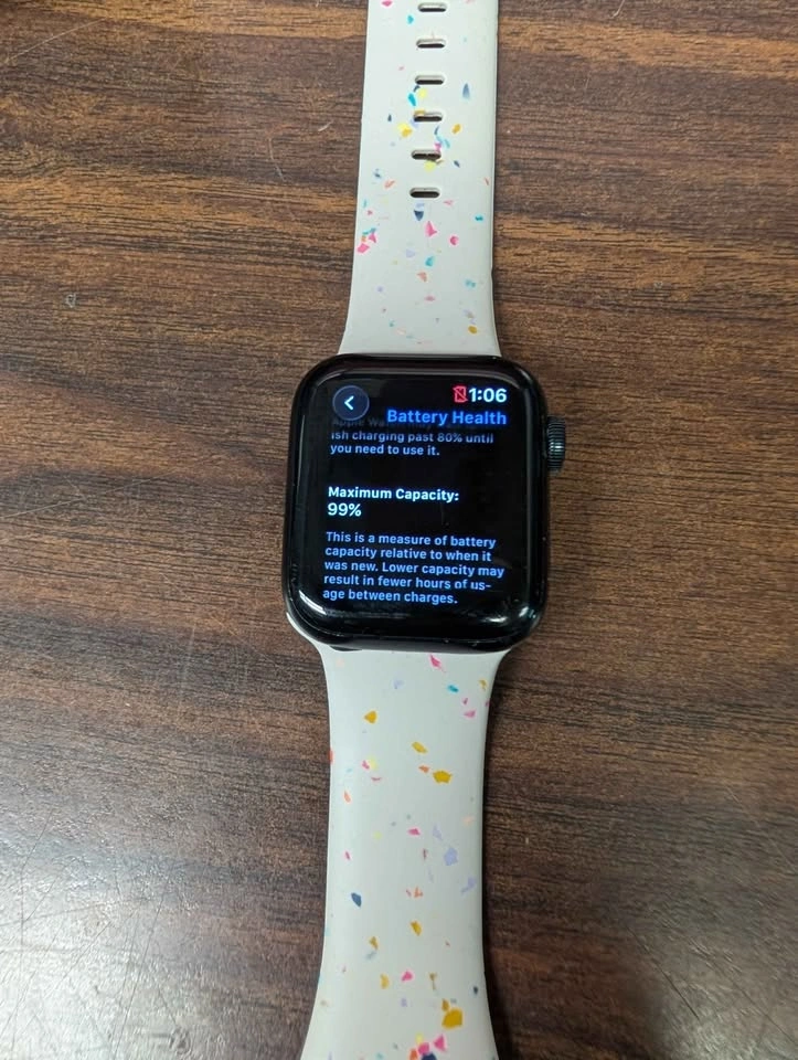 Apple Watch SE GEN 2 40mm Unlocked with 99% battery health - photo 3