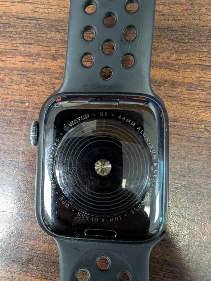 Apple Watch SE GEN 1 unlocked 44mm Aluminum Case - photo 3