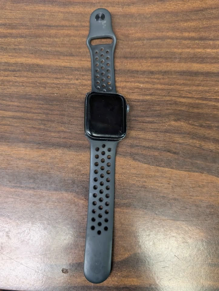 Apple Watch SE GEN 1 unlocked 44mm Aluminum Case - photo 5
