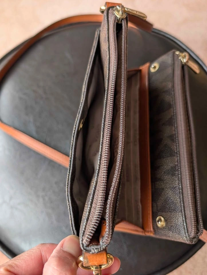 Michael Kors crossbody wallet - photo 5