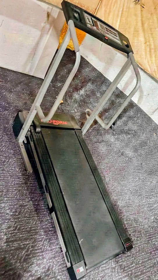 ProForm 814 Treadmill - photo 2