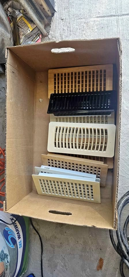 Garage Sale: Floor vents / Air registers