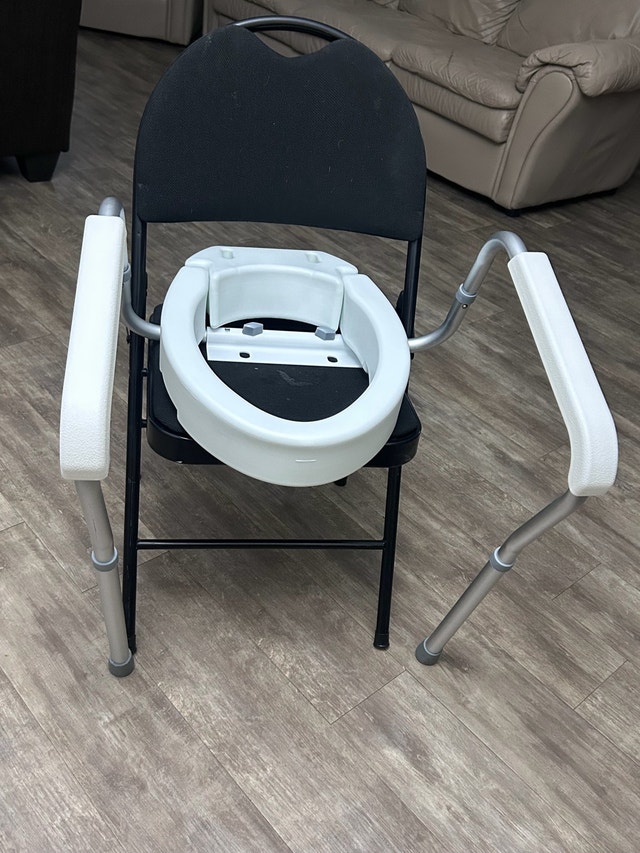 Shower Chair and Toilet Seat Riser - photo 2