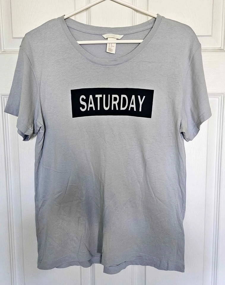 Brand New H&M "SATURDAY" Graphic T-Shirt - Size M