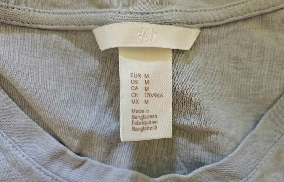 Brand New H&M "SATURDAY" Graphic T-Shirt - Size M - photo 2