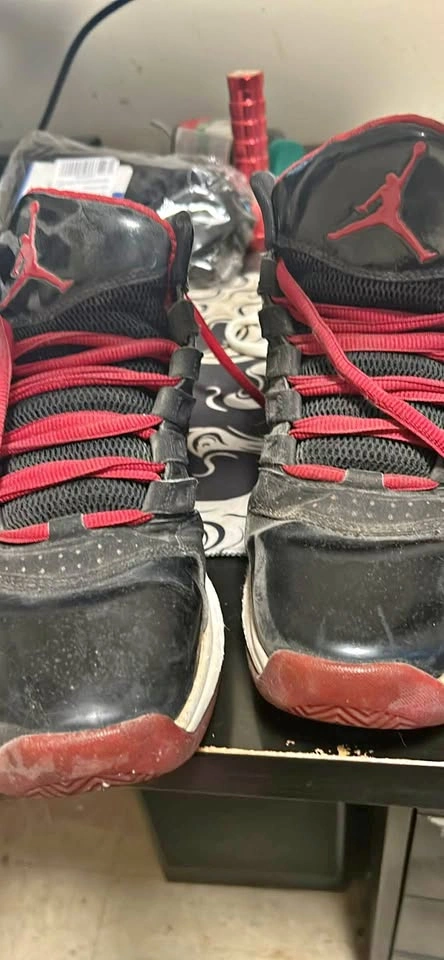 Jordan B'Mo Black Red Sneakers