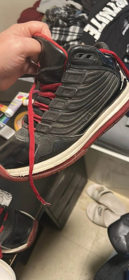Jordan B'Mo Black Red Sneakers - photo 2