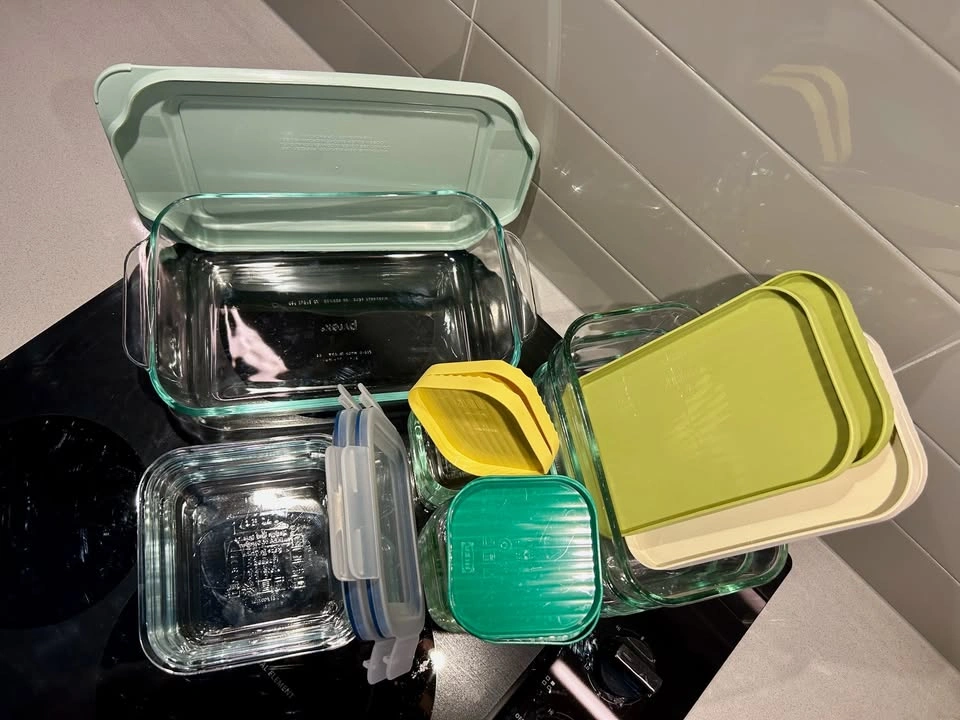 Pyrex Baking Dish + IKEA Food Storage Container Set - photo 3