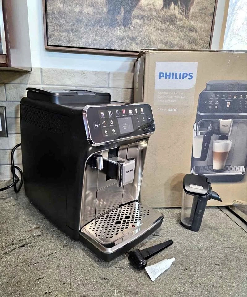 Philips 4400 Series LatteGo Fully Automatic Espresso Machine
