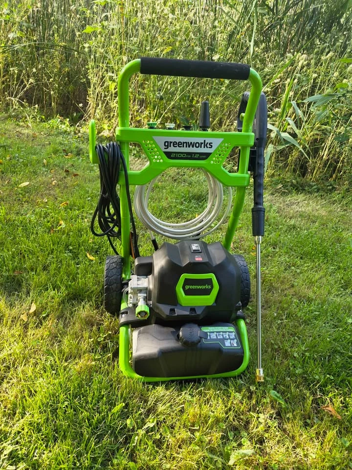 Greenworks 2100PSI Electric Pressure Washer For Sale - photo 2