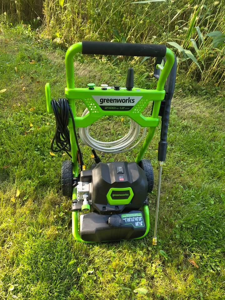 Greenworks 2100PSI Electric Pressure Washer For Sale - photo 3