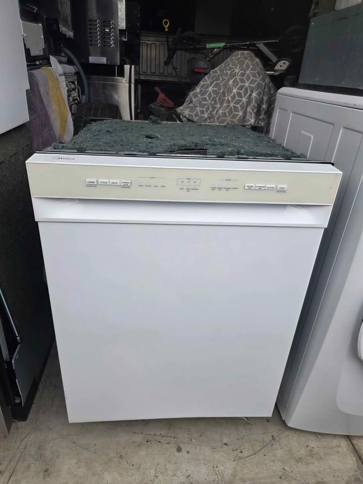 Midea 24" Built-In Dishwasher For Sale - photo 2