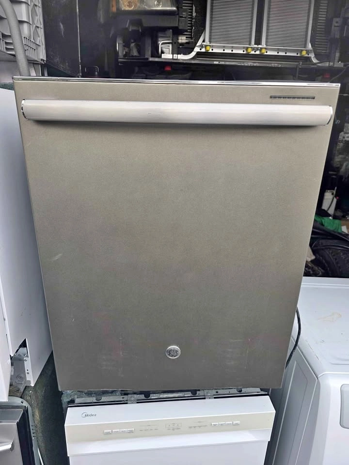GE Stainless Steel Dishwasher For Sale