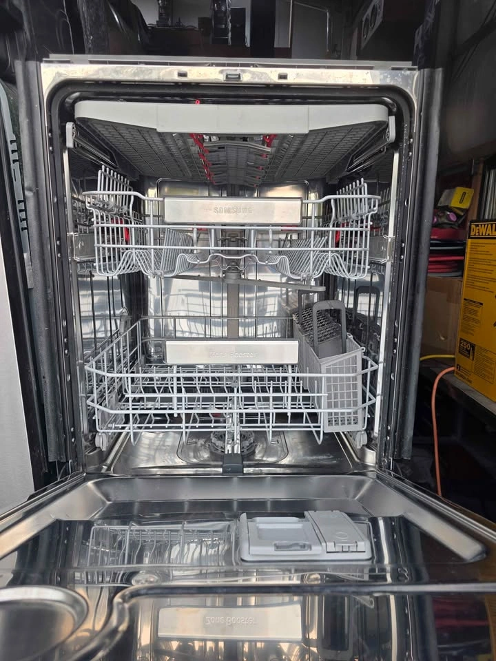 Samsung 24" Stainless Steel Dishwasher For Sale - photo 4