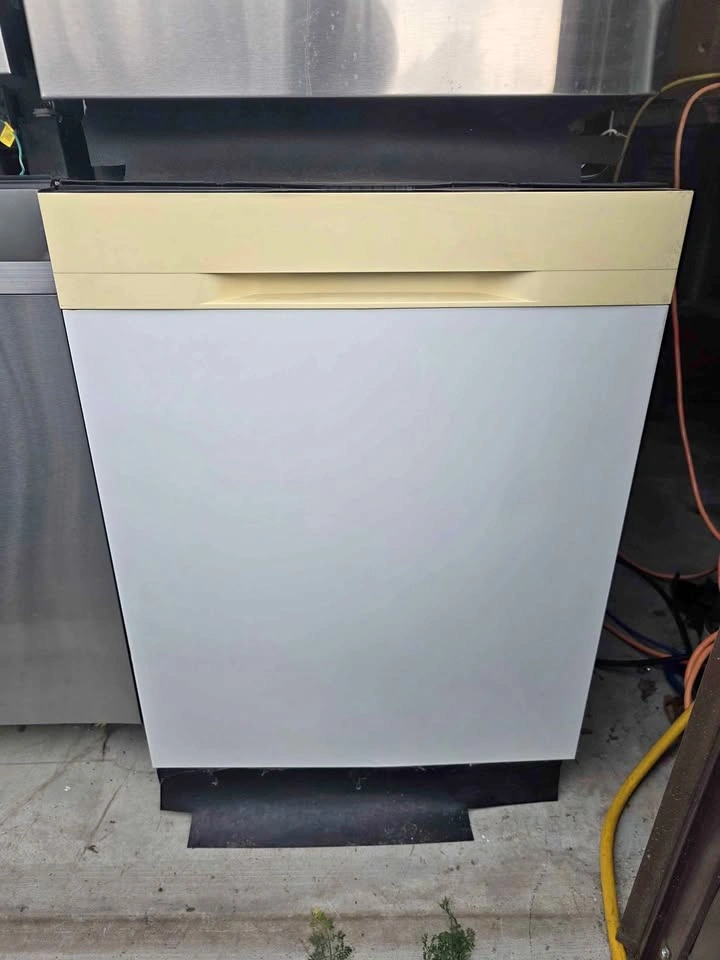 Samsung 24" Stainless Steel Dishwasher For Sale