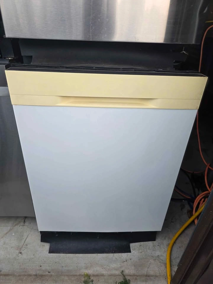 Samsung 24" Stainless Steel Dishwasher For Sale - photo 2