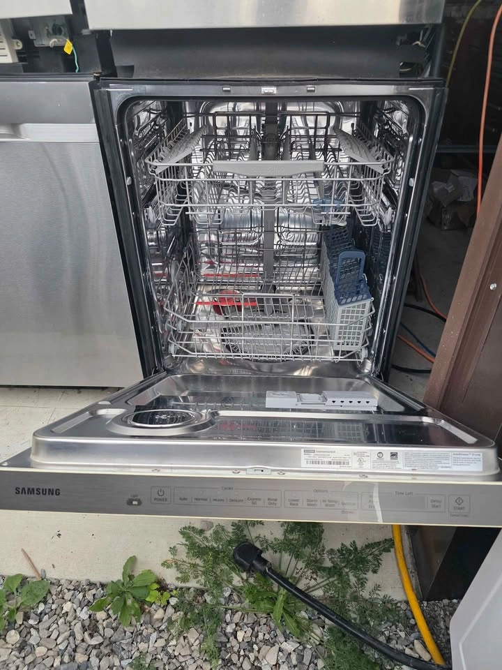 Samsung 24" Stainless Steel Dishwasher For Sale - photo 4