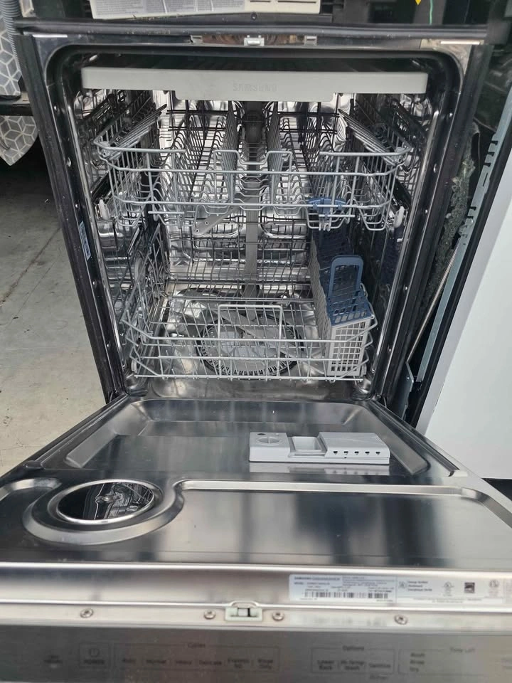 Samsung Stainless Steel Dishwasher For Sale - photo 4