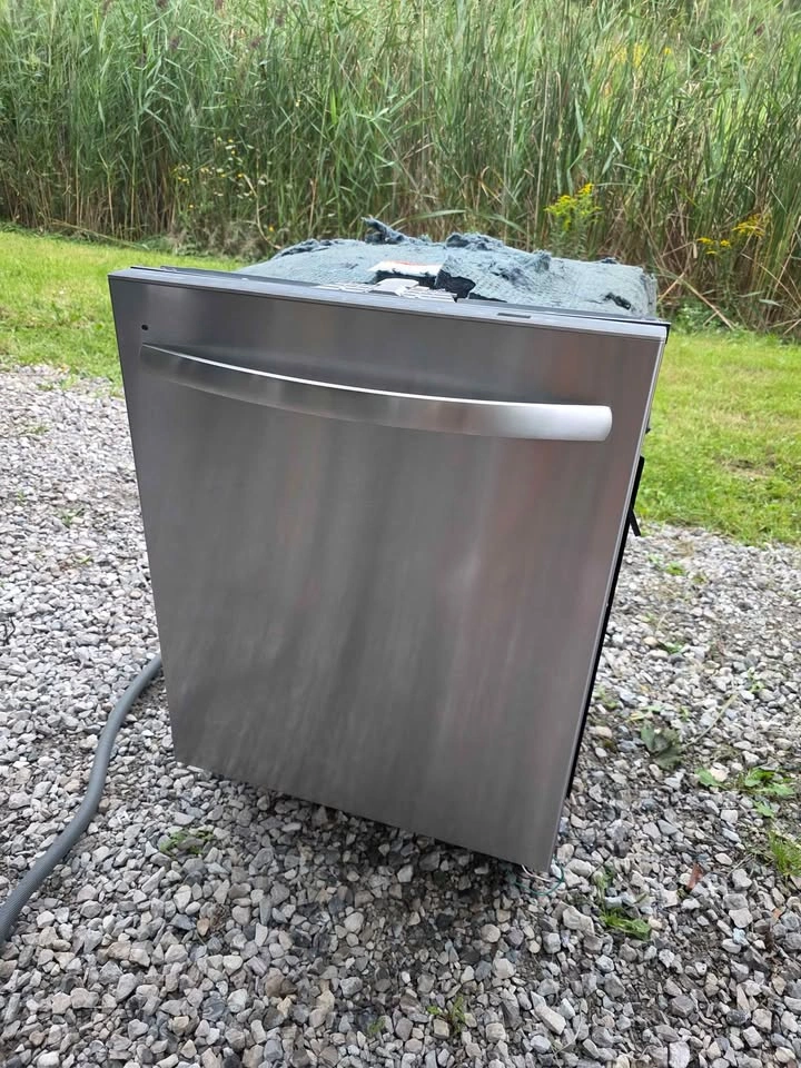 Frigidaire 24" Stainless Steel Dishwasher For Sale - photo 3