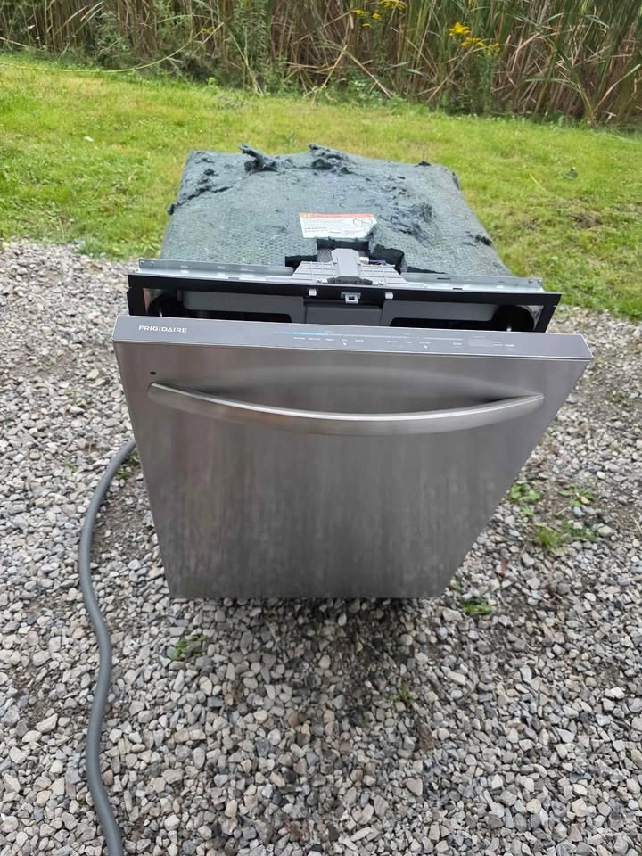 Frigidaire 24" Stainless Steel Dishwasher For Sale - photo 5