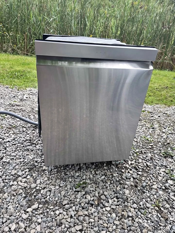 LG QuadWash Stainless Steel Dishwasher For Sale
