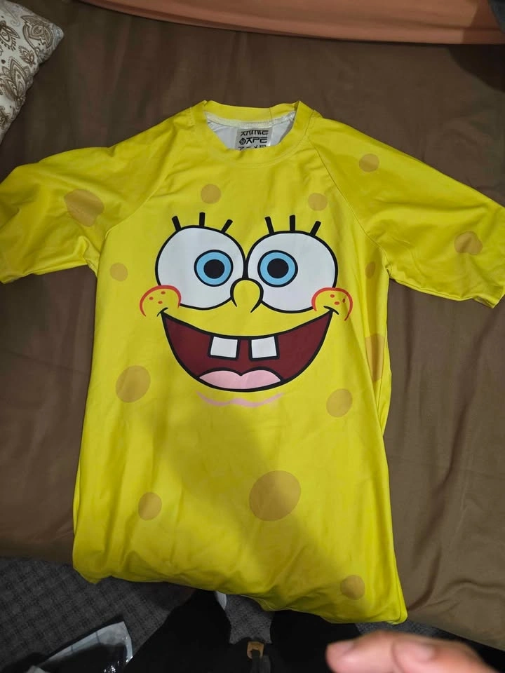 MOVING SALE Sponge Bob Rashguard & Board shorts - photo 2
