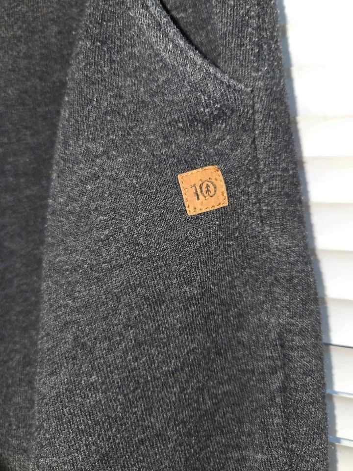Grey sweatpants by a Canadian Brand - photo 5