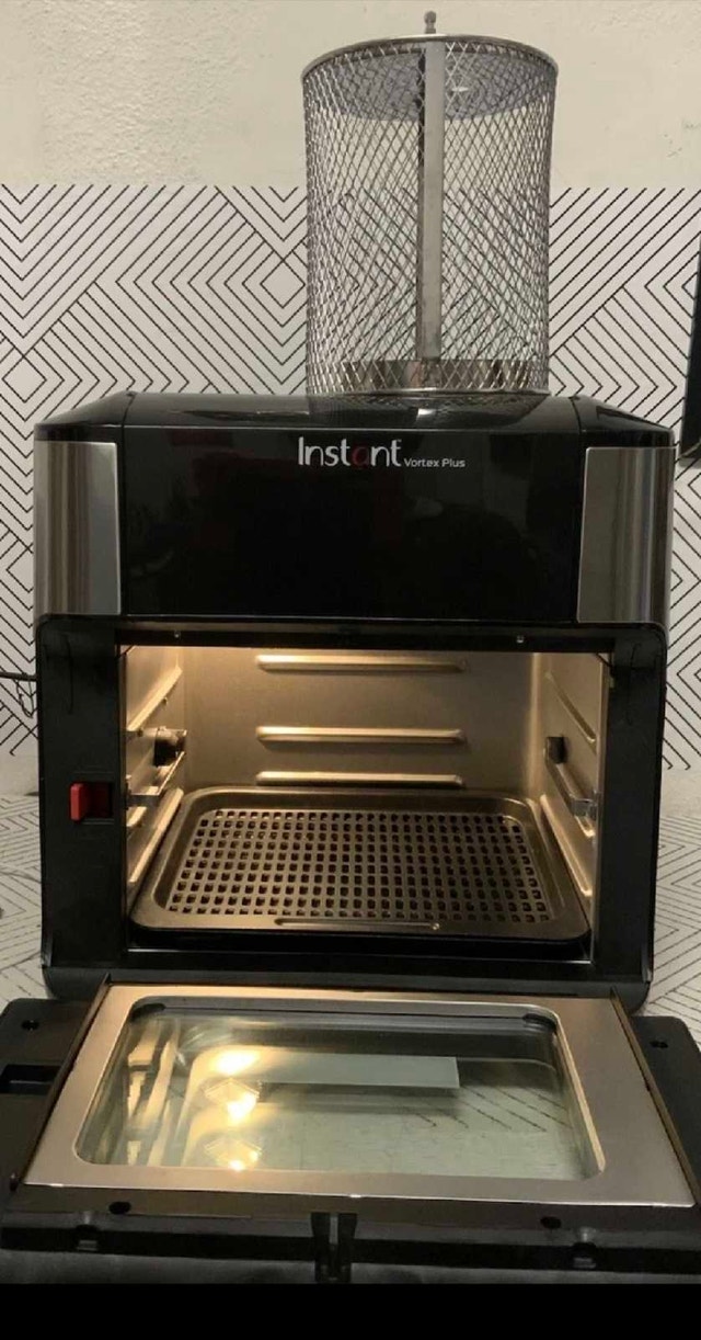 Instant Vortex Plus Air Fryer Oven - photo 2