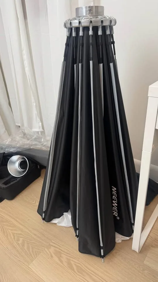 Neewer Parabolic Softbox Bowen Mount 120cm image indicator(2)