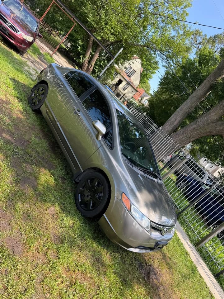 2007 Honda Civic · LX Sedan 4D - photo 2
