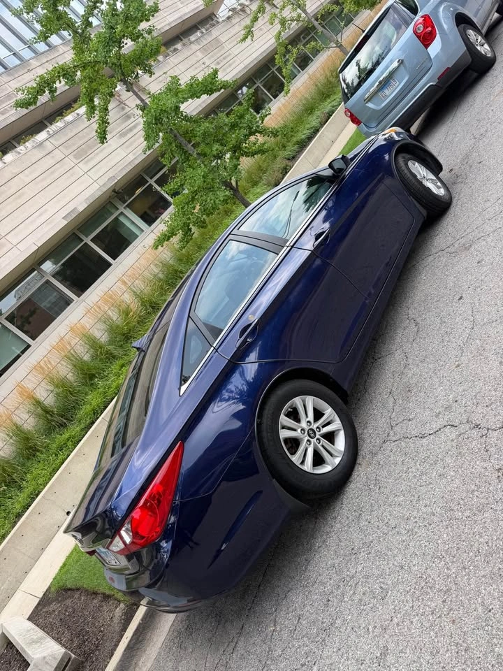 2013 Hyundai Sonata GLS Sedan 4D - photo 2