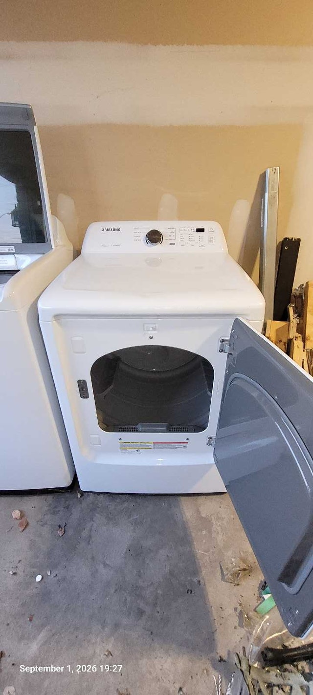 Samsung Washer and Dryer Set - photo 2
