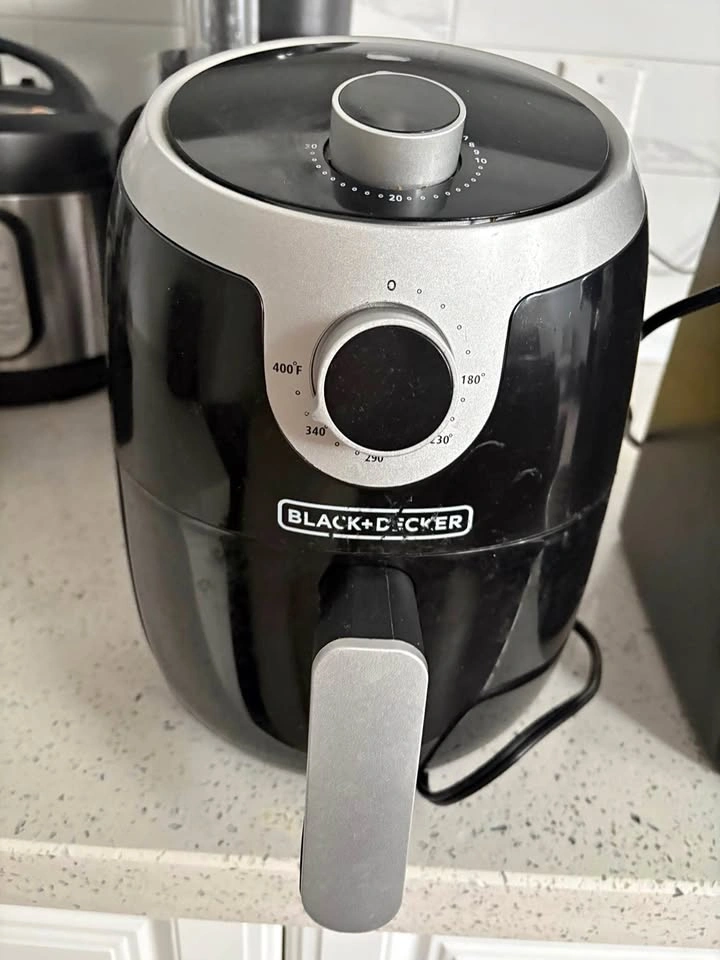 Black & Decker Non-Stick Air Fryer with Cool Touch Handle, 1.9-q