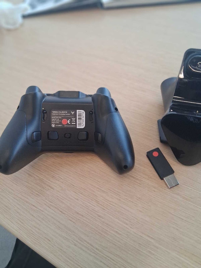 FLYDIDI Vader 4 Pro Controller - photo 2