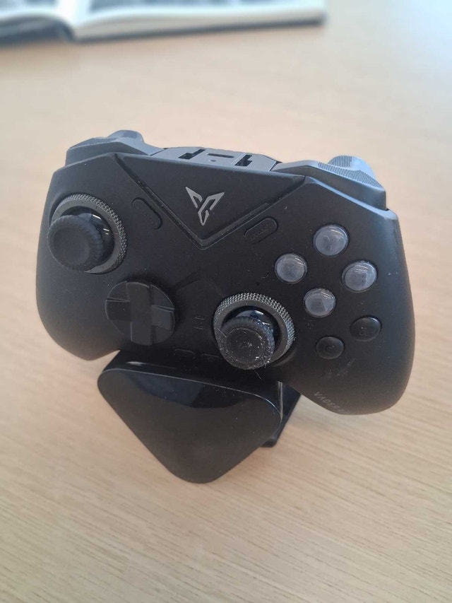 FLYDIDI Vader 4 Pro Controller - photo 4