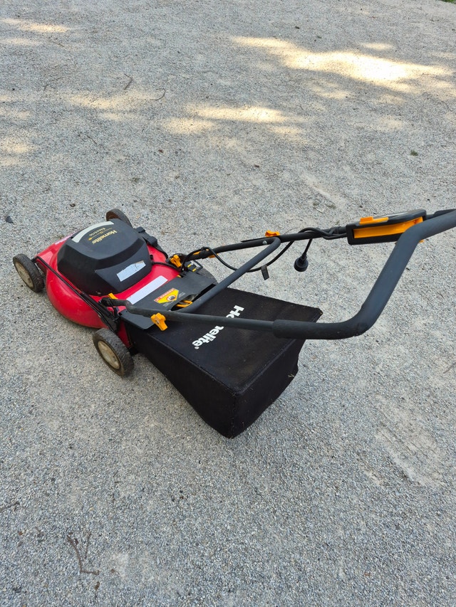 Homelite 20'' Electric Lawnmower with Bag
