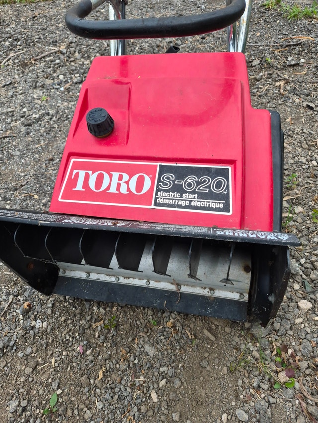 2 Stroke GAS TORO S-620 SNOW BLOWER - photo 3