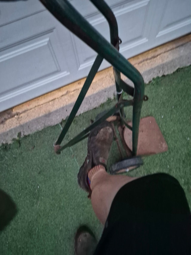 Green Tank Holding Standing Dolly for Welding and Cutting - photo 3