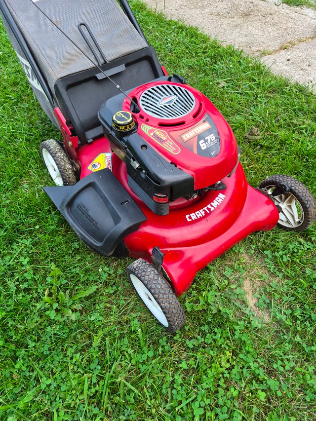 Gas lawnmower 6.75 HP Craftsman RED 21'' grass cutter & BAG - photo 2