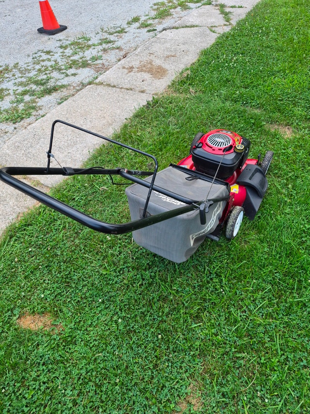 Gas lawnmower 6.75 HP Craftsman RED 21'' grass cutter & BAG - photo 5