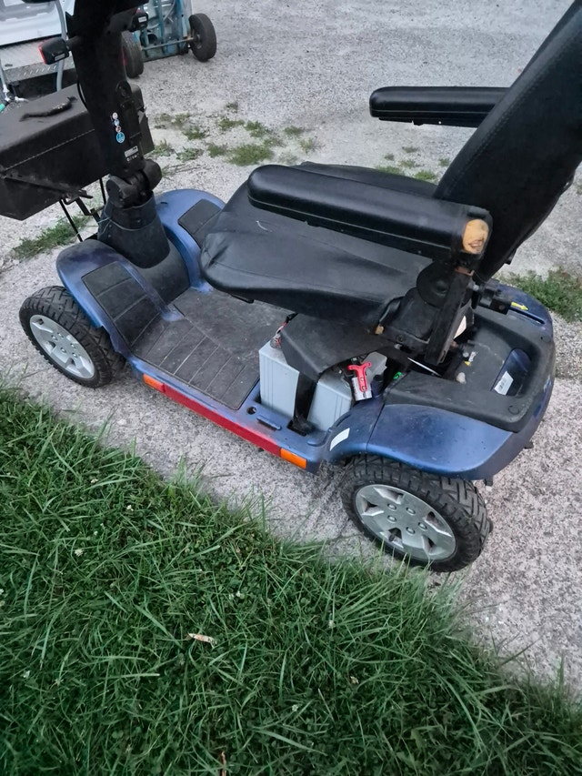 BLUE Pride Pursuit Mobility Scooter 24V - Parts or Repair - photo 5