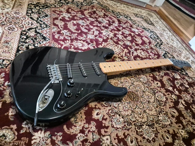 1982 HONDO electric guitar Deluxe series 760 Black