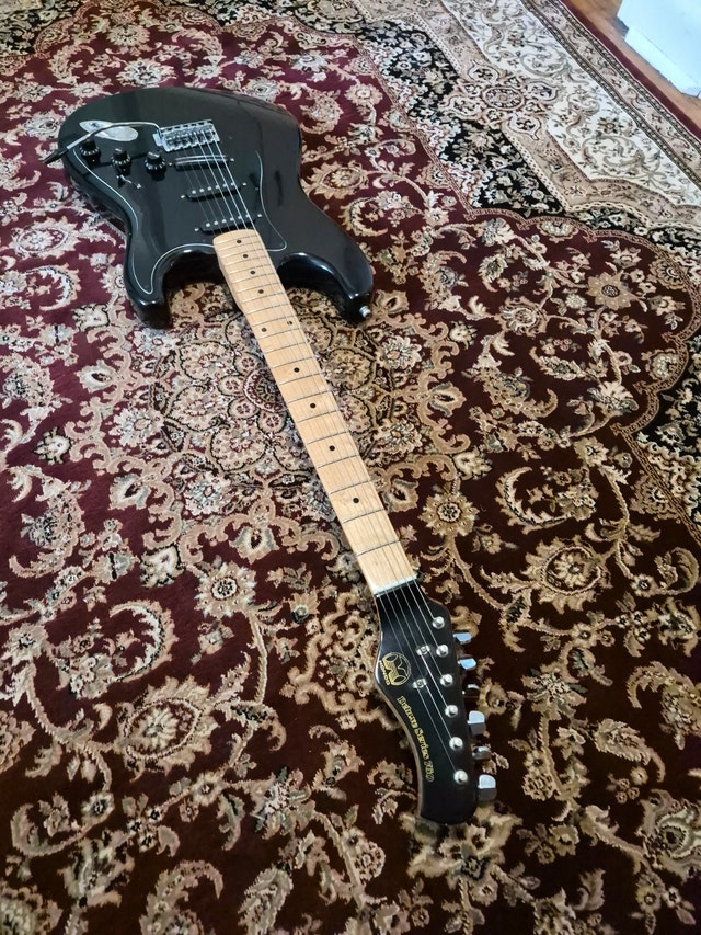 1982 HONDO electric guitar Deluxe series 760 Black - photo 5