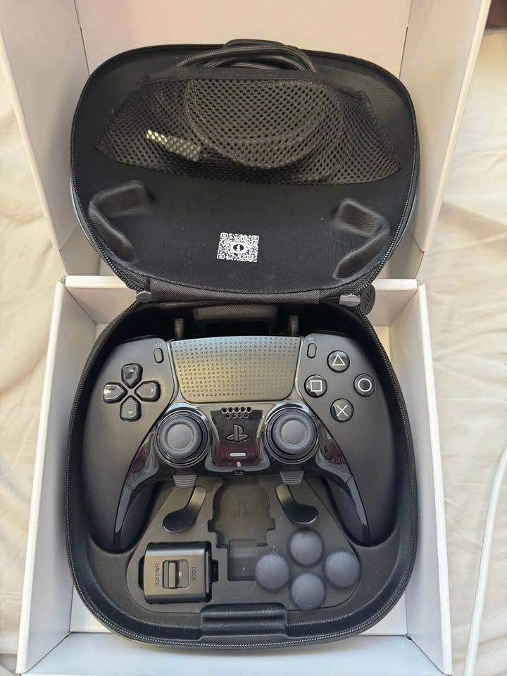 Ps5 DualSense Edge controller New with protection box - photo 2