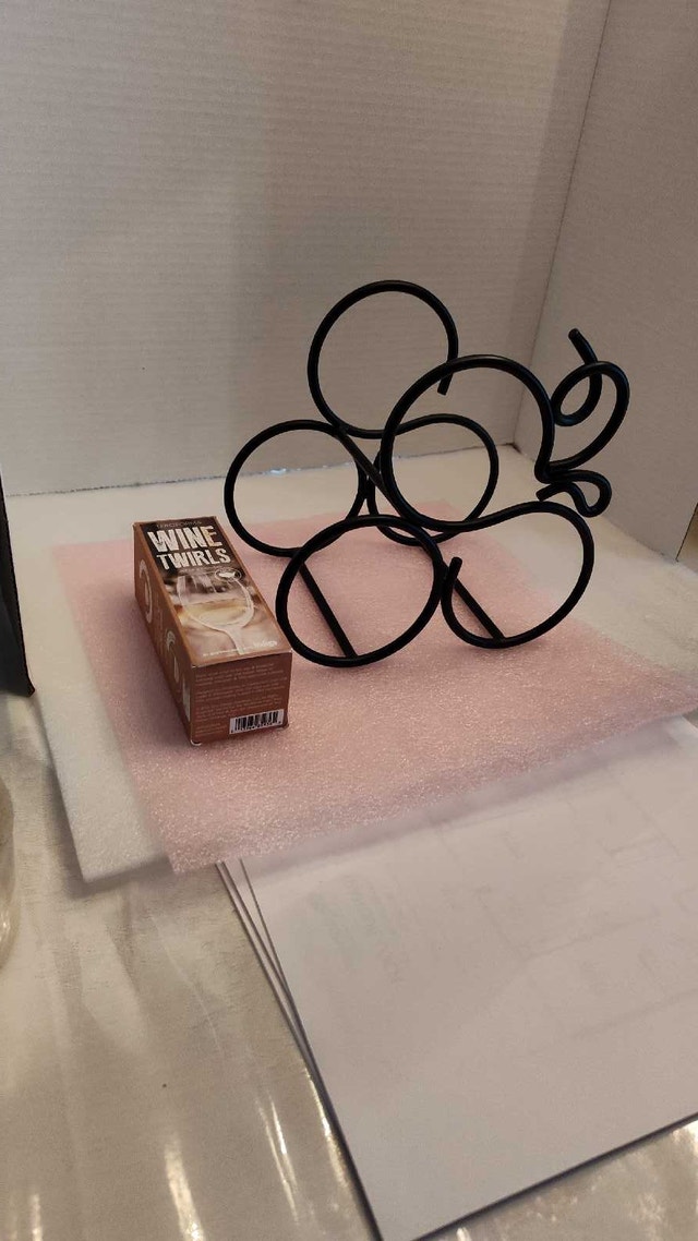Terolforma Wine Twirls and decorative metal wine rack